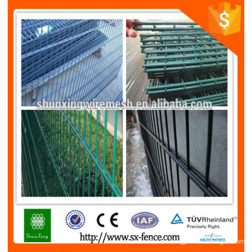 China Versorgung Green Powder Malerei Double Wire Zaun